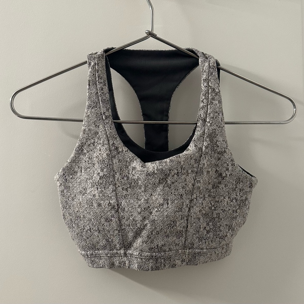 Gymshark Fleur Textured Sports Bra | Dark Grey | XS‎